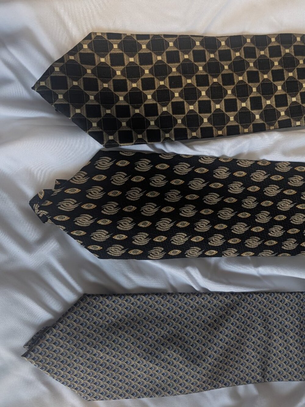 Grande Central Men's 100% Silk Necktie Lot of 3 Geometric & Abstract Designer